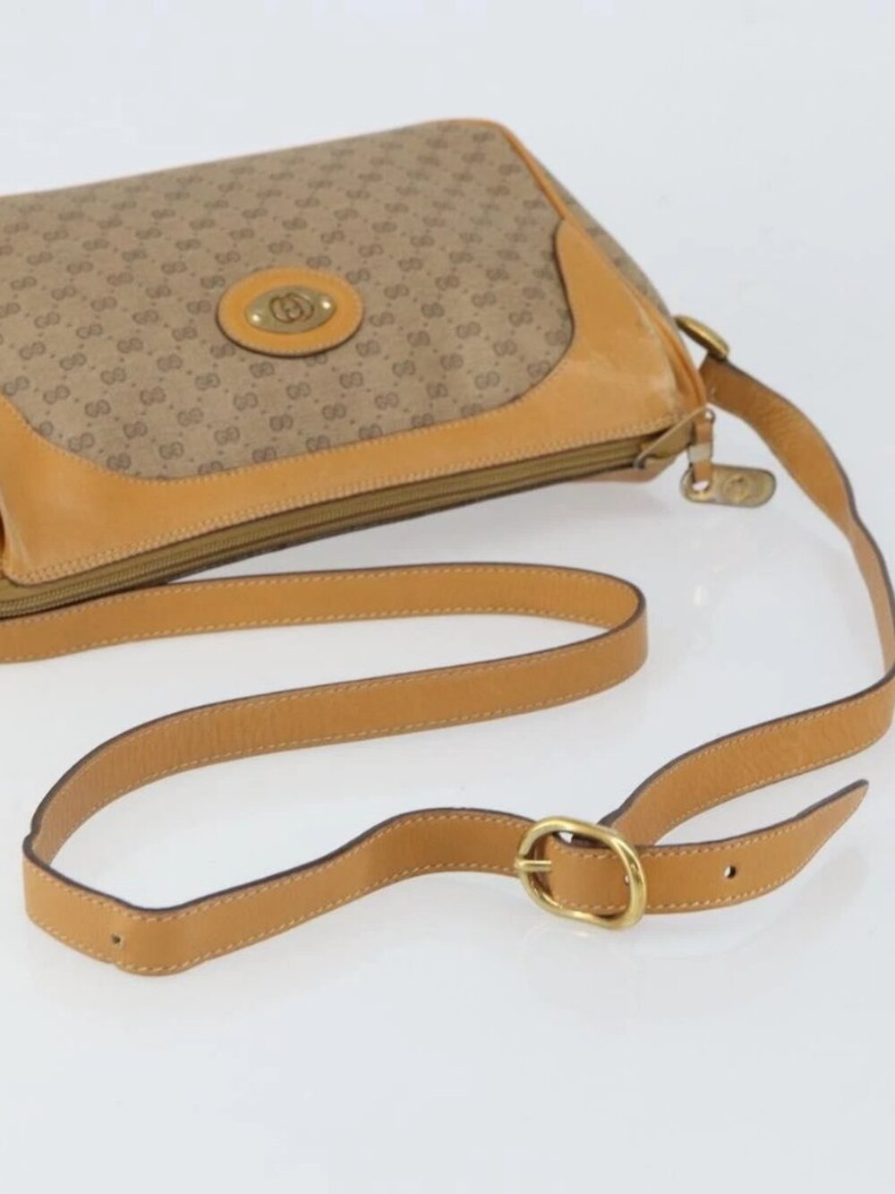 GUCCI Micro GG Supreme Shoulder Bag PVC Beige Gold Auth BA9394 - Picture 8 of 16